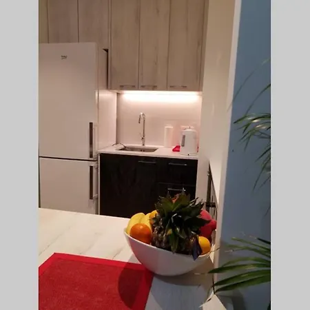 Waterfront Lux 1 *