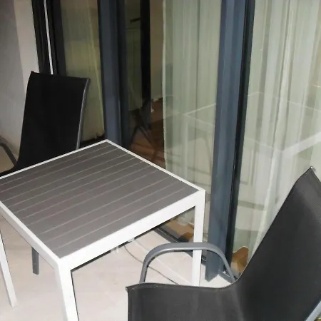Waterfront Lux 1